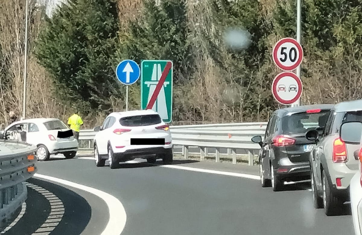 Immagine per Incidente fuori dall'autostrada a Villesse, traffico bloccato
